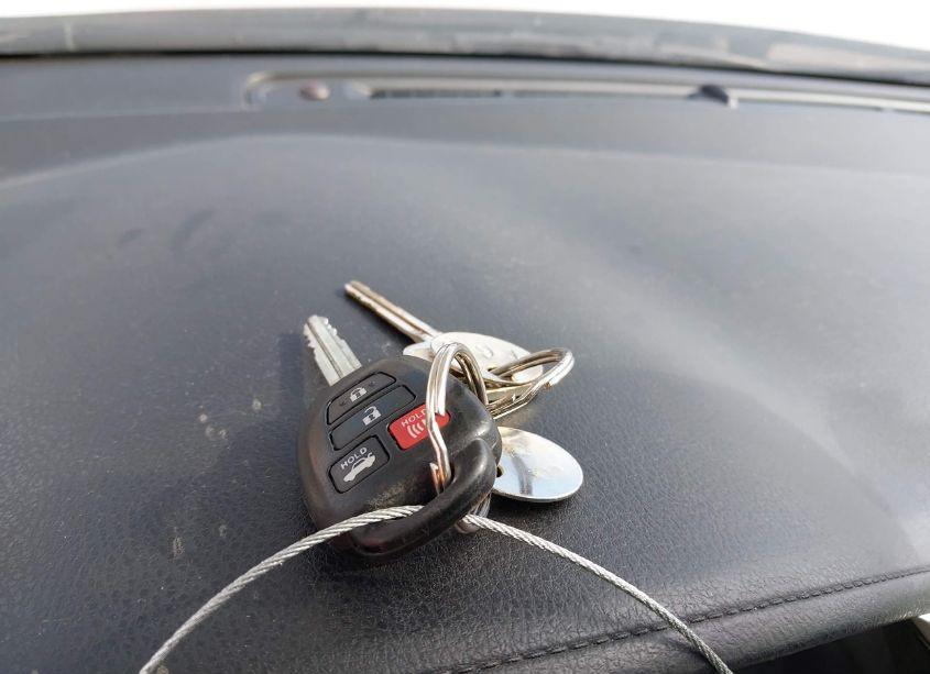 Photo 11 of 2018 Toyota Corolla LE (VIN 2T1BURHE2JC068342)