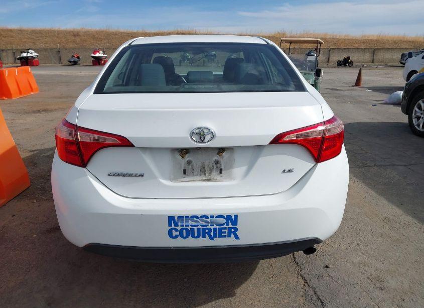 Photo 16 of 2018 Toyota Corolla LE (VIN 2T1BURHE2JC068342)
