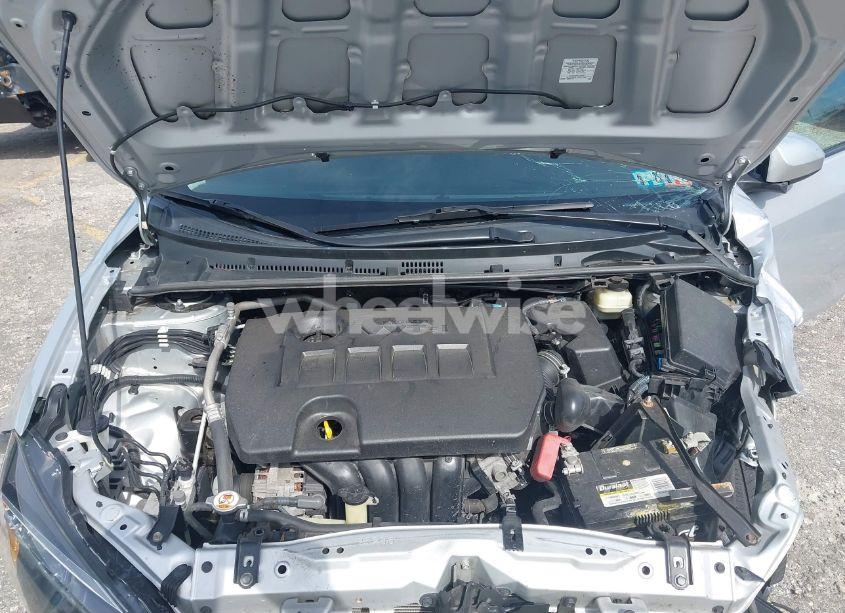 Photo 10 of 2018 Toyota Corolla LE (VIN 2T1BURHE2JC070723)