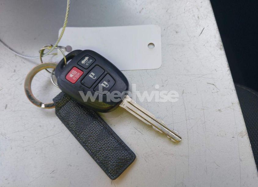 Photo 11 of 2018 Toyota Corolla LE (VIN 2T1BURHE2JC070723)