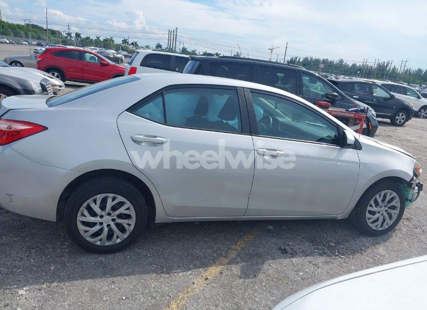 Photo 14 of 2018 Toyota Corolla LE (VIN 2T1BURHE2JC070723)