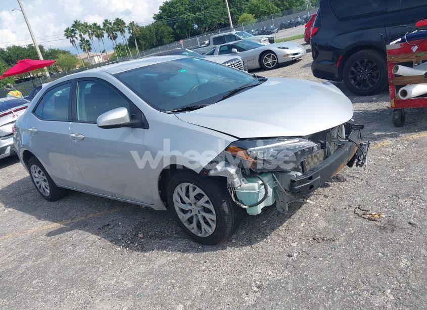 Photo 19 of 2018 Toyota Corolla LE (VIN 2T1BURHE2JC070723)