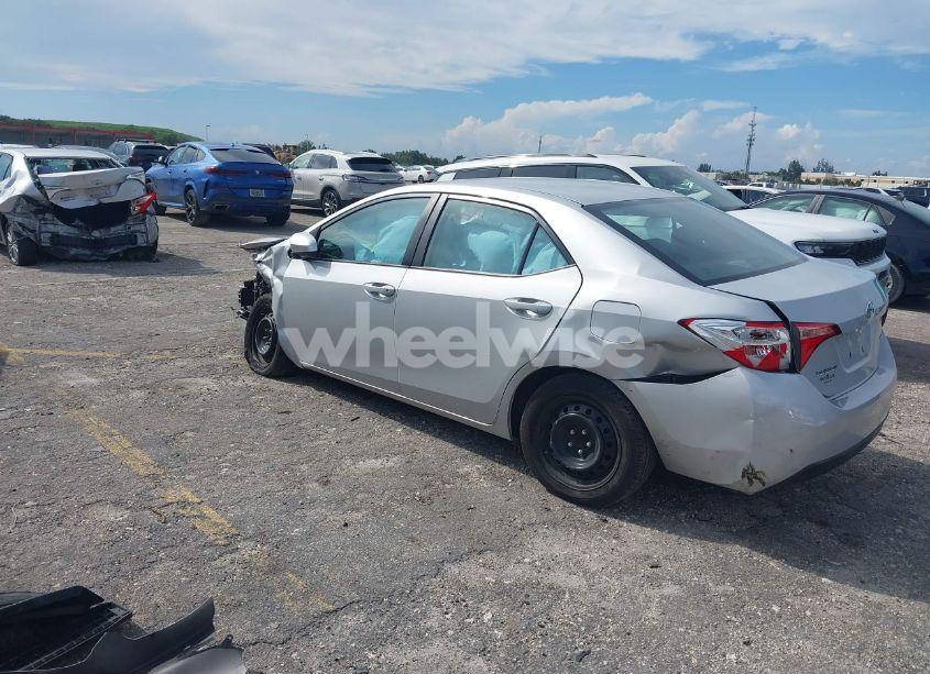 Photo 3 of 2018 Toyota Corolla LE (VIN 2T1BURHE2JC070723)