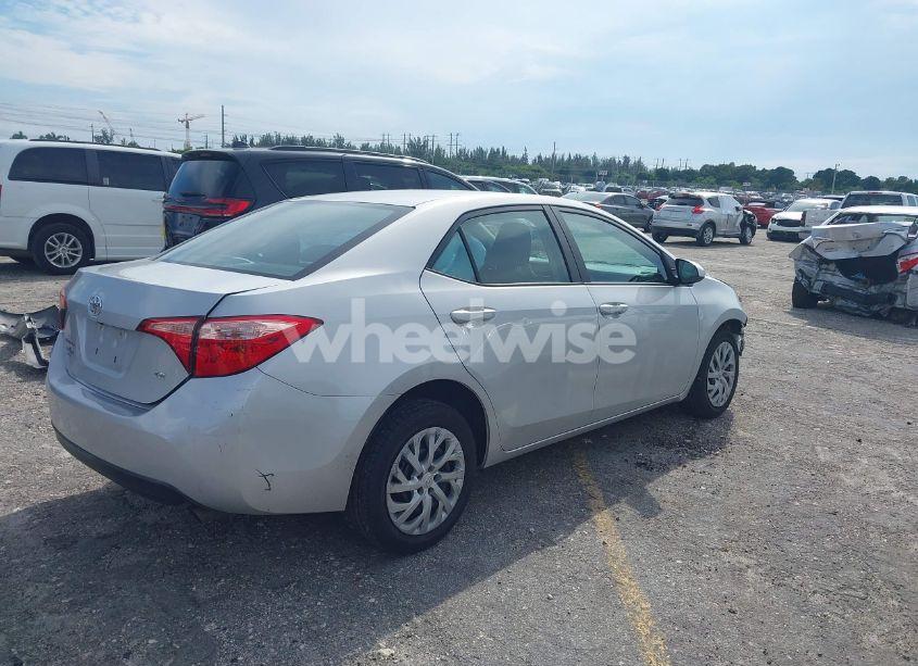 Photo 4 of 2018 Toyota Corolla LE (VIN 2T1BURHE2JC070723)