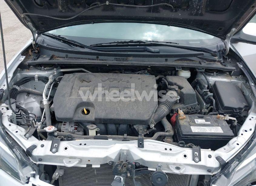 Photo 10 of 2018 Toyota Corolla L (VIN 2T1BURHE2JC074819)