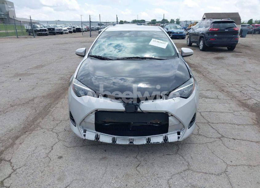 Photo 12 of 2018 Toyota Corolla L (VIN 2T1BURHE2JC074819)