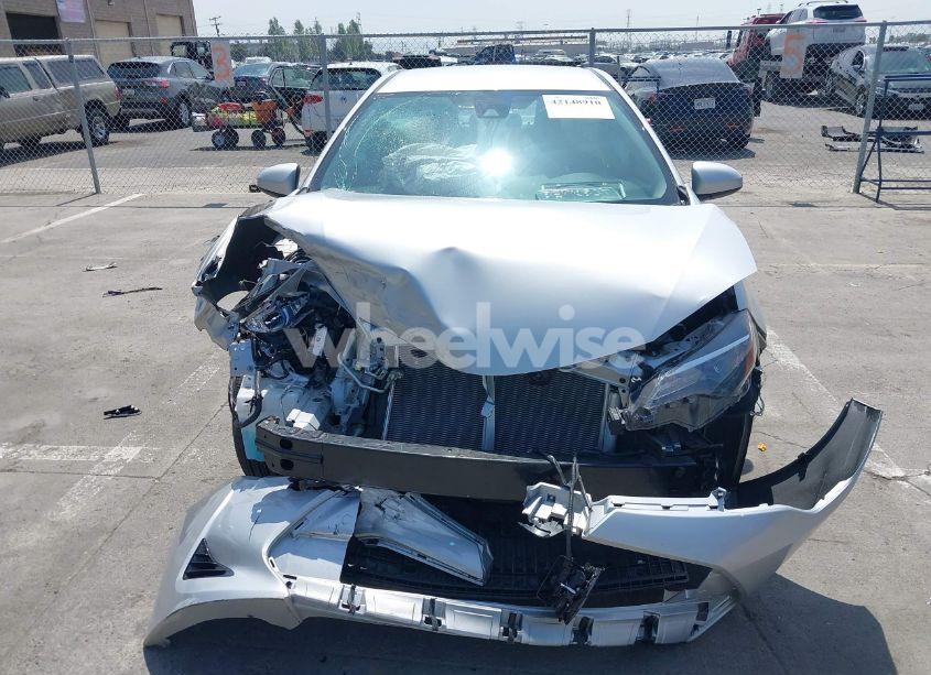 Photo 12 of 2018 Toyota Corolla LE (VIN 2T1BURHE2JC085254)