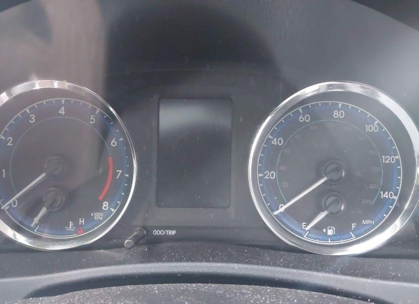 Photo 15 of 2018 Toyota Corolla LE (VIN 2T1BURHE2JC086663)