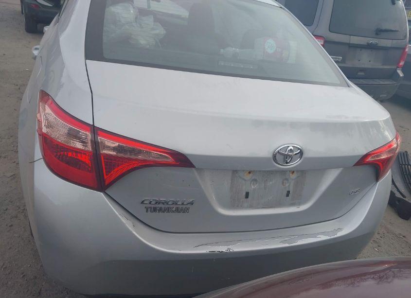 Photo 16 of 2018 Toyota Corolla LE (VIN 2T1BURHE2JC086663)