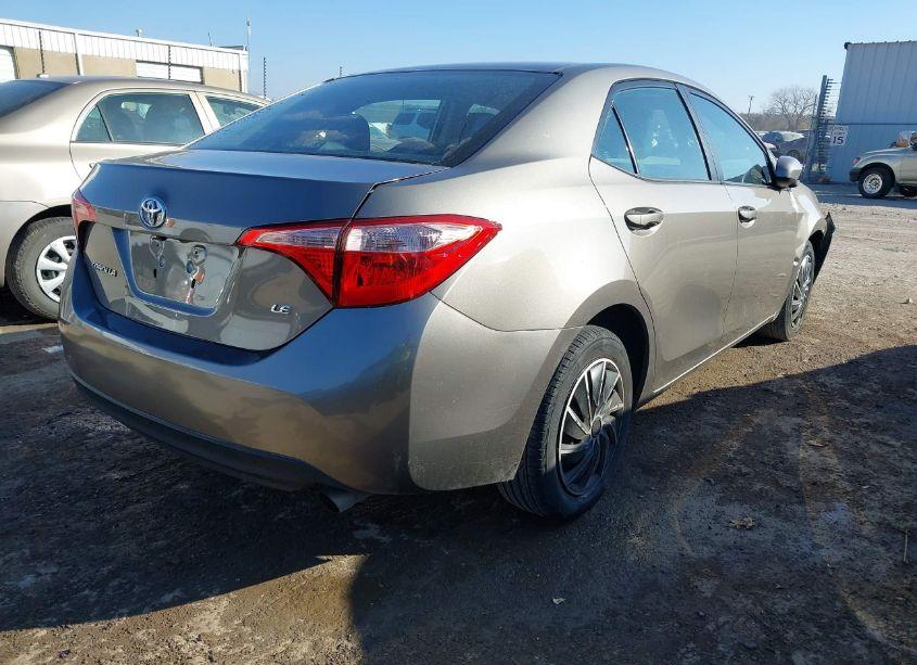 Photo 4 of 2018 Toyota Corolla LE (VIN 2T1BURHE2JC088557)