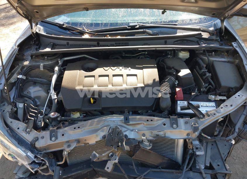 Photo 10 of 2018 Toyota Corolla LE (VIN 2T1BURHE2JC090132)