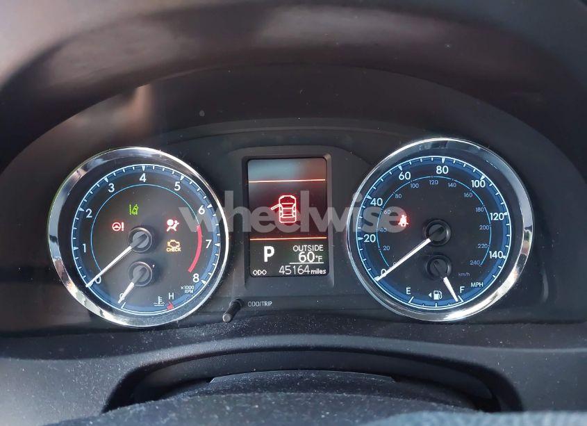 Photo 7 of 2018 Toyota Corolla LE (VIN 2T1BURHE2JC090132)