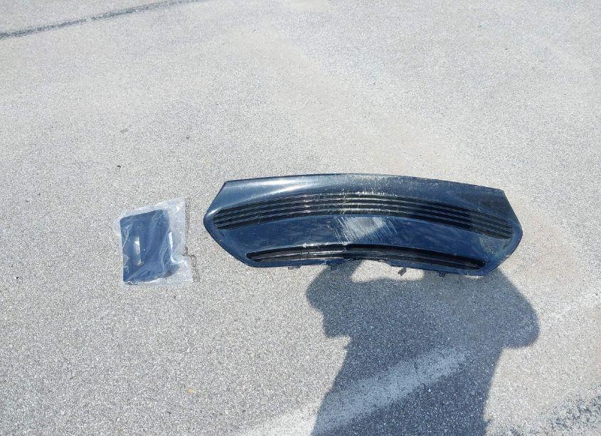 Photo 12 of 2018 Toyota Corolla LE (VIN 2T1BURHE2JC098814)