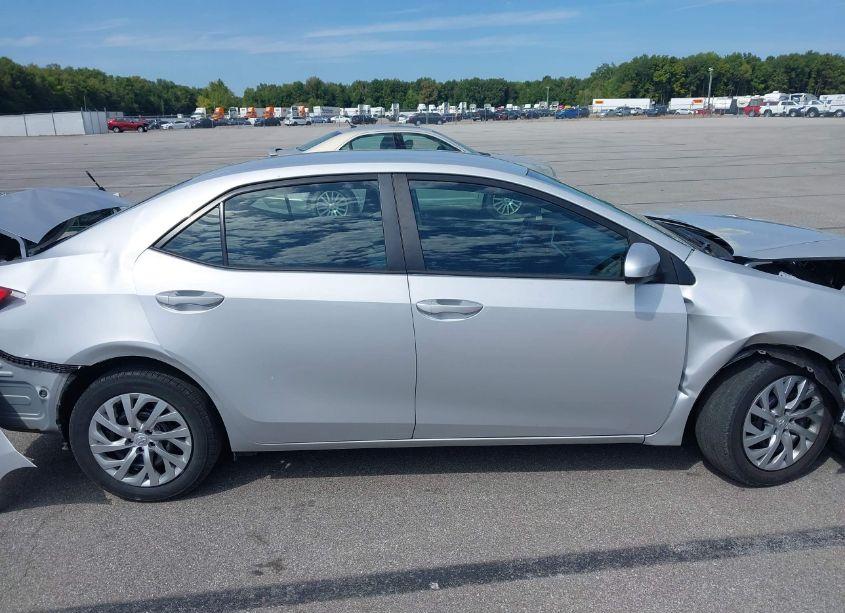 Photo 14 of 2018 Toyota Corolla LE (VIN 2T1BURHE2JC098814)
