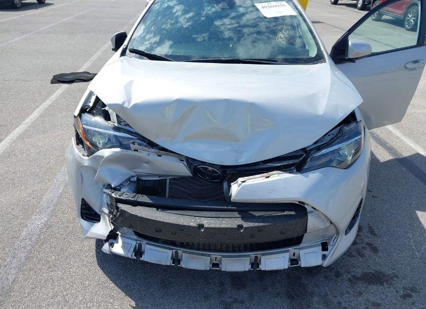 Photo 6 of 2018 Toyota Corolla LE (VIN 2T1BURHE2JC098814)