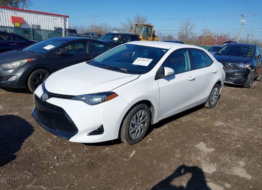 Photo 2 of 2018 Toyota Corolla LE (VIN 2T1BURHE2JC103851)