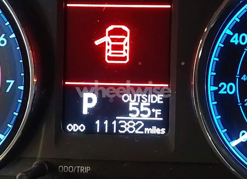 Photo 15 of 2018 Toyota Corolla LE (VIN 2T1BURHE2JC105972)