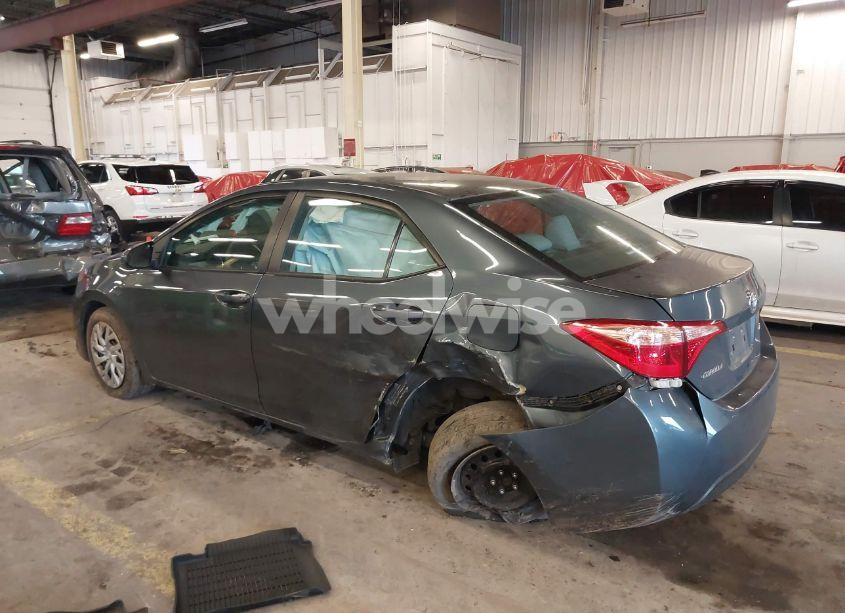 Photo 3 of 2018 Toyota Corolla LE (VIN 2T1BURHE2JC105972)