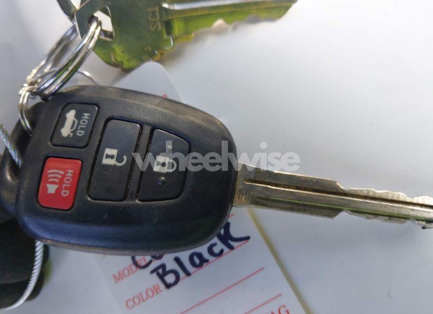 Photo 11 of 2018 Toyota Corolla LE (VIN 2T1BURHE2JC116826)