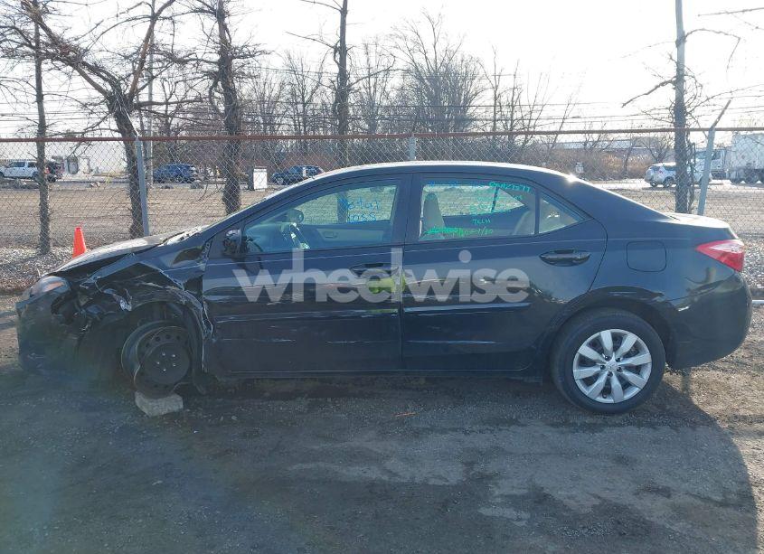 Photo 15 of 2018 Toyota Corolla LE (VIN 2T1BURHE2JC116826)