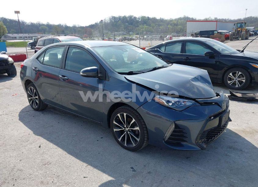 2018 Toyota Corolla SE (VIN 2T1BURHE2JC967962) main photo
