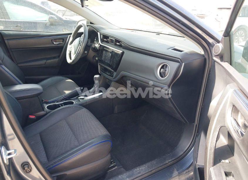 Photo 5 of 2018 Toyota Corolla SE (VIN 2T1BURHE2JC967962)