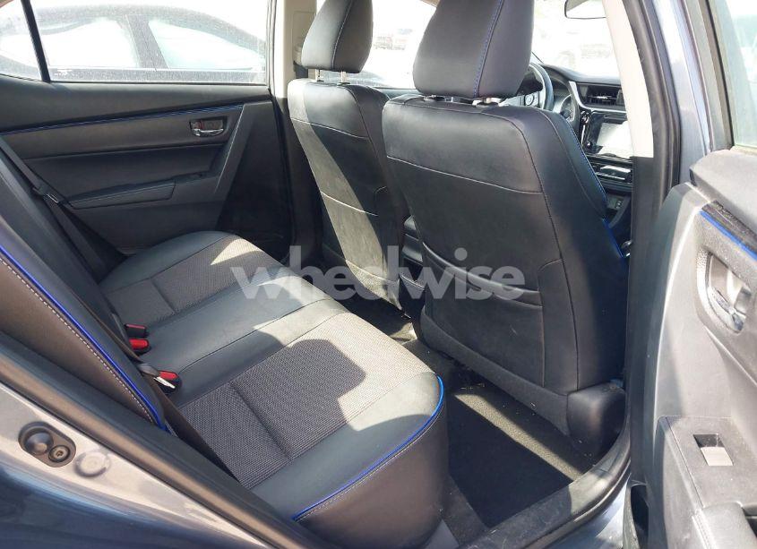 Photo 8 of 2018 Toyota Corolla SE (VIN 2T1BURHE2JC967962)