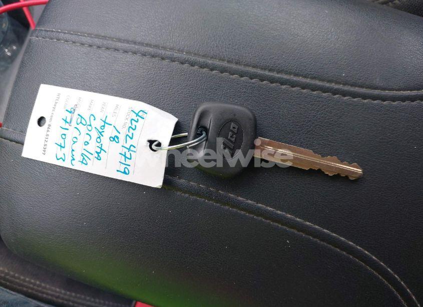 Photo 11 of 2018 Toyota Corolla SE (VIN 2T1BURHE2JC971073)