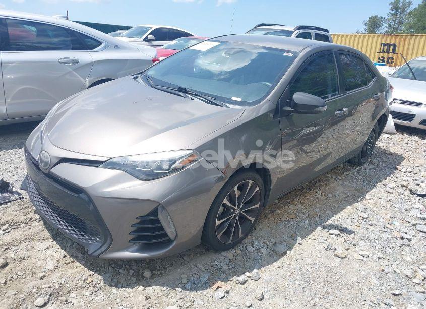 Photo 2 of 2018 Toyota Corolla SE (VIN 2T1BURHE2JC971073)