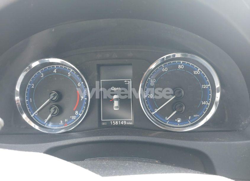 Photo 7 of 2018 Toyota Corolla SE (VIN 2T1BURHE2JC971073)