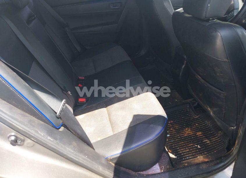 Photo 8 of 2018 Toyota Corolla SE (VIN 2T1BURHE2JC971073)