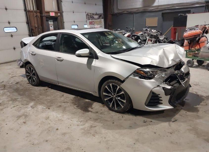 2018 Toyota Corolla XSE (VIN 2T1BURHE2JC985314) main photo