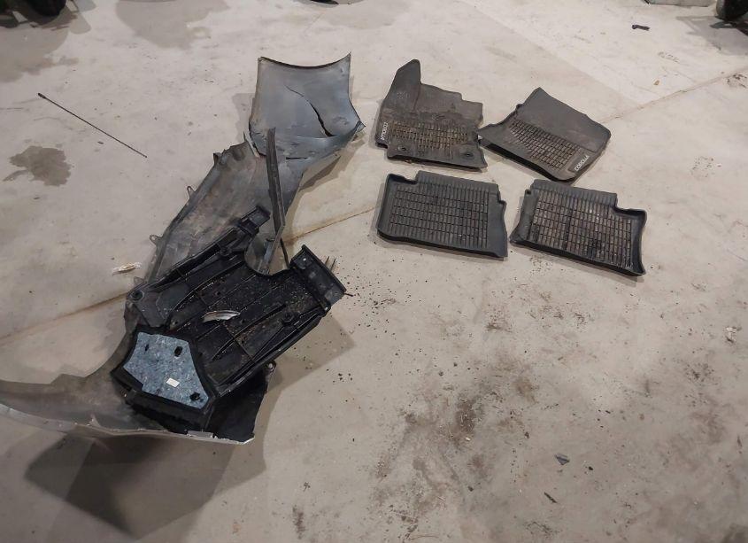 Photo 12 of 2018 Toyota Corolla XSE (VIN 2T1BURHE2JC985314)