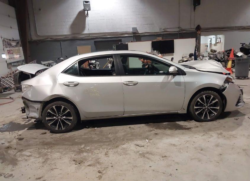 Photo 14 of 2018 Toyota Corolla XSE (VIN 2T1BURHE2JC985314)