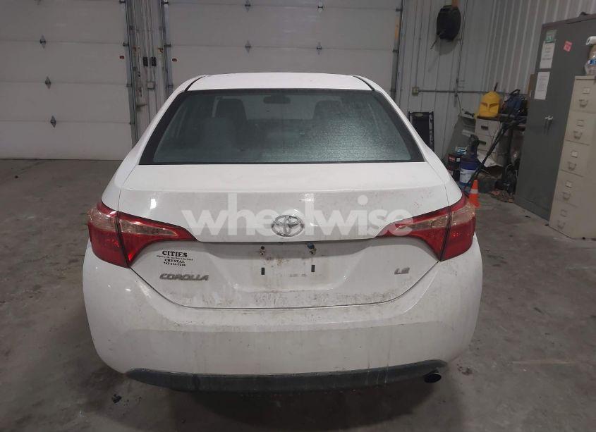 Photo 16 of 2018 Toyota Corolla LE (VIN 2T1BURHE2JC986608)