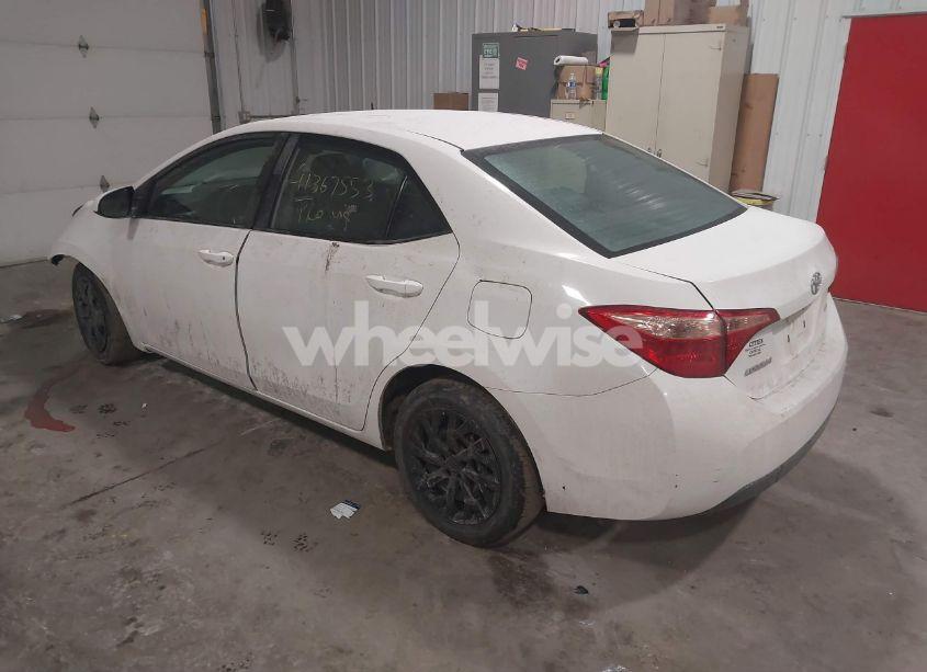 Photo 3 of 2018 Toyota Corolla LE (VIN 2T1BURHE2JC986608)