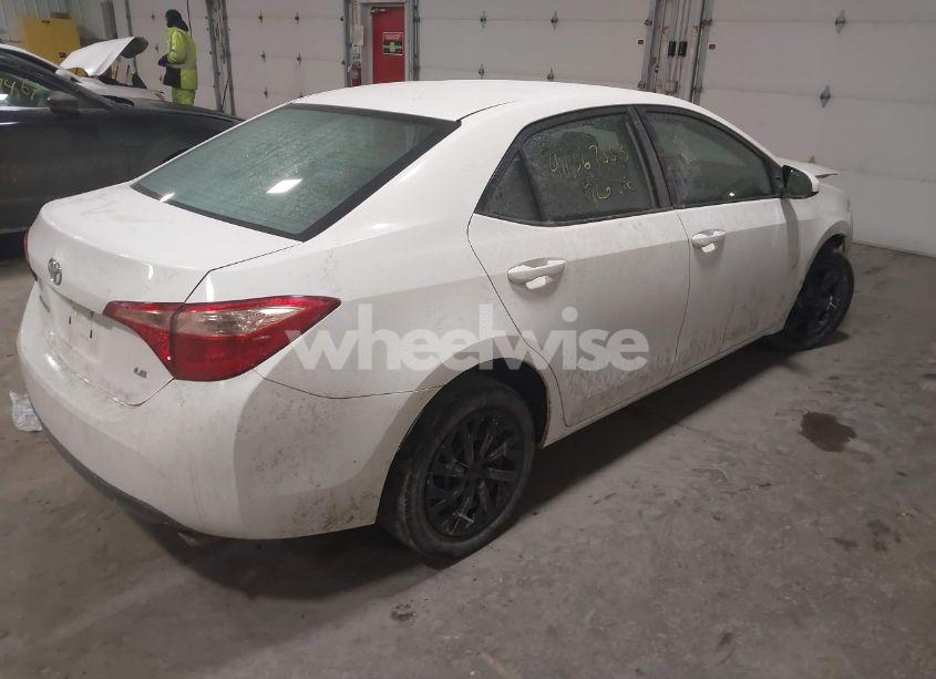 Photo 4 of 2018 Toyota Corolla LE (VIN 2T1BURHE2JC986608)