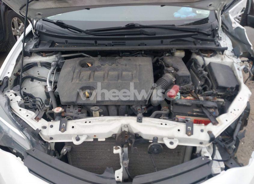 Photo 10 of 2018 Toyota Corolla LE (VIN 2T1BURHE2JC996619)