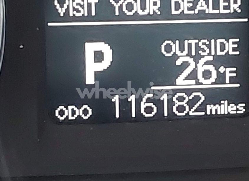 Photo 15 of 2018 Toyota Corolla LE (VIN 2T1BURHE2JC996619)