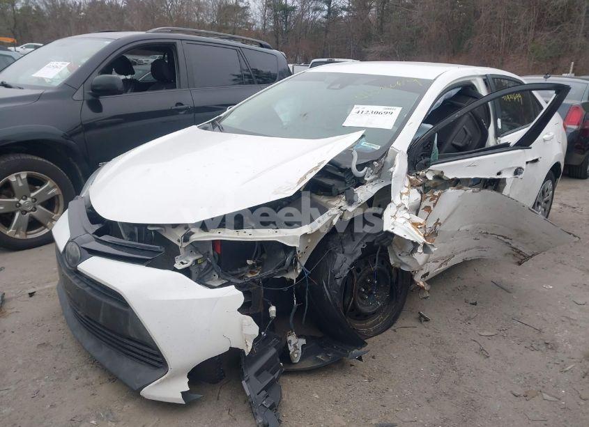 Photo 2 of 2018 Toyota Corolla LE (VIN 2T1BURHE2JC996619)