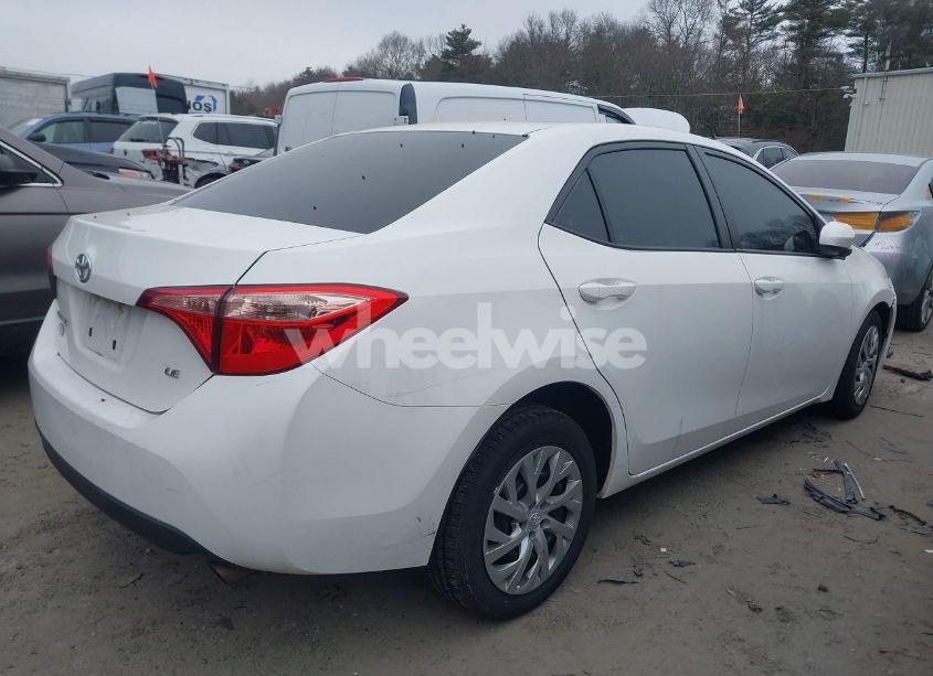 Photo 4 of 2018 Toyota Corolla LE (VIN 2T1BURHE2JC996619)