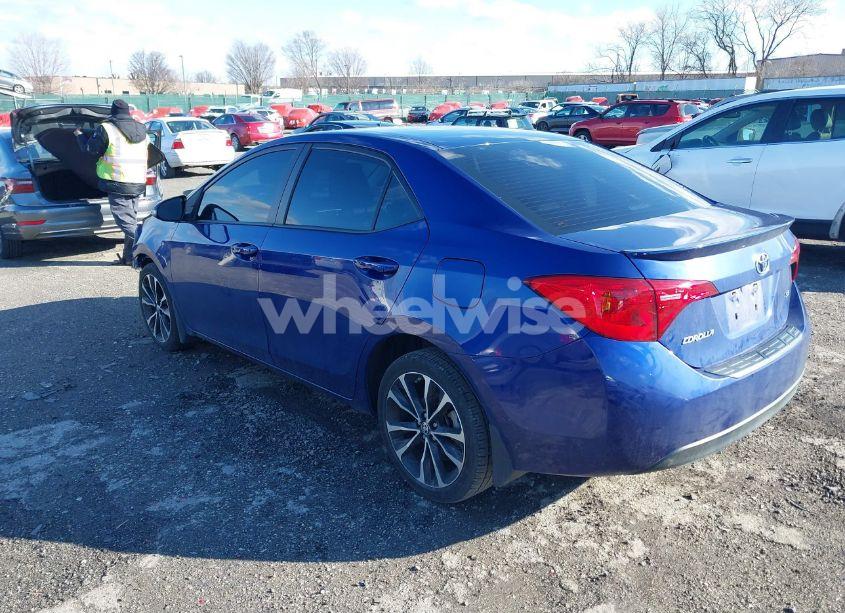 Photo 3 of 2019 Toyota Corolla SE (VIN 2T1BURHE2KC136138)
