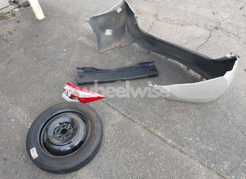 Photo 12 of 2019 Toyota Corolla L/LE/XLE/SE/XSE (VIN 2T1BURHE2KC139752)