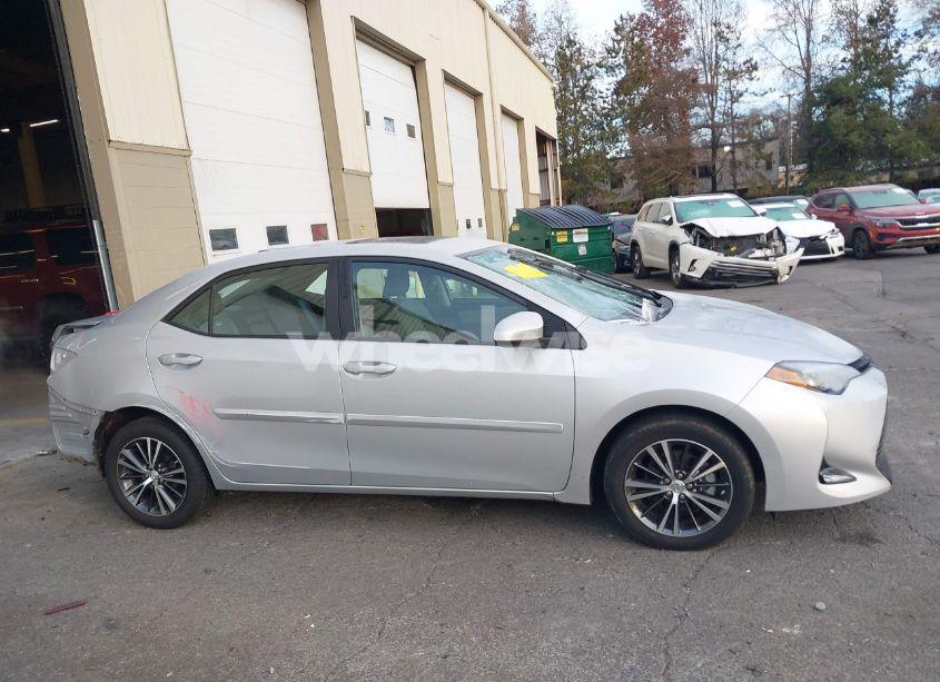 Photo 14 of 2019 Toyota Corolla L/LE/XLE/SE/XSE (VIN 2T1BURHE2KC139752)