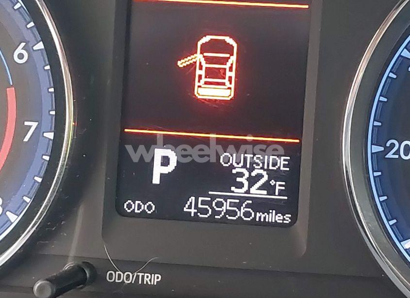 Photo 16 of 2019 Toyota Corolla L/LE/XLE/SE/XSE (VIN 2T1BURHE2KC139752)