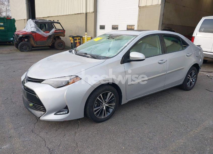 Photo 2 of 2019 Toyota Corolla L/LE/XLE/SE/XSE (VIN 2T1BURHE2KC139752)