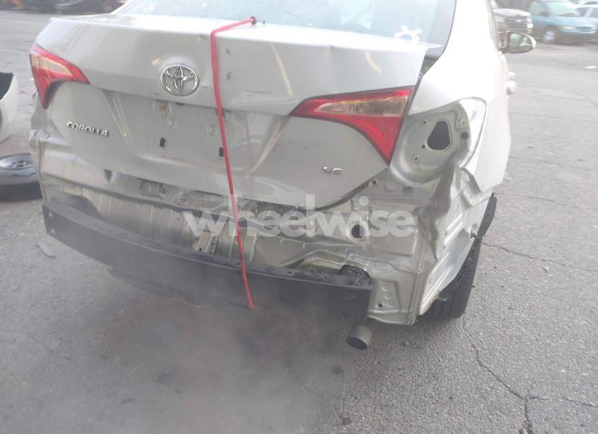 Photo 20 of 2019 Toyota Corolla L/LE/XLE/SE/XSE (VIN 2T1BURHE2KC139752)