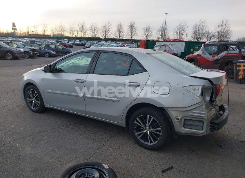 Photo 3 of 2019 Toyota Corolla L/LE/XLE/SE/XSE (VIN 2T1BURHE2KC139752)