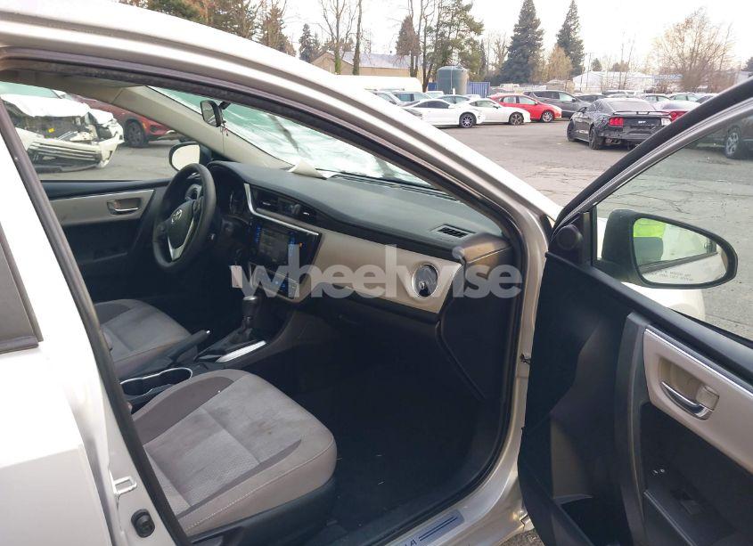 Photo 5 of 2019 Toyota Corolla L/LE/XLE/SE/XSE (VIN 2T1BURHE2KC139752)