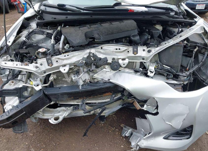 Photo 10 of 2019 Toyota Corolla LE (VIN 2T1BURHE2KC146071)